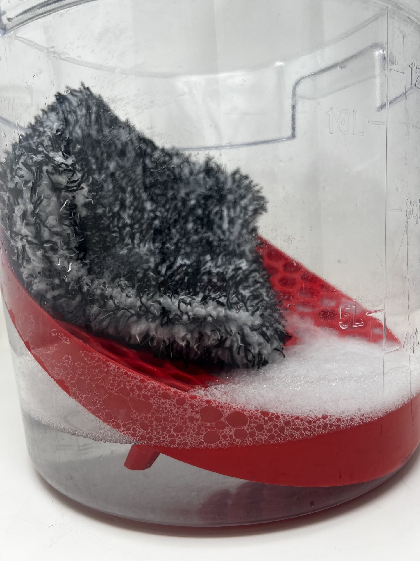 D-FENDER - Wash Mitt & Bucket Grit Guard Insert